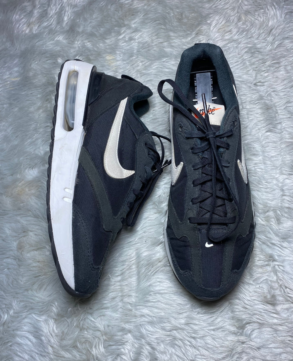 Nike Air Max Dawn Black / Summit White - Metallic Silver