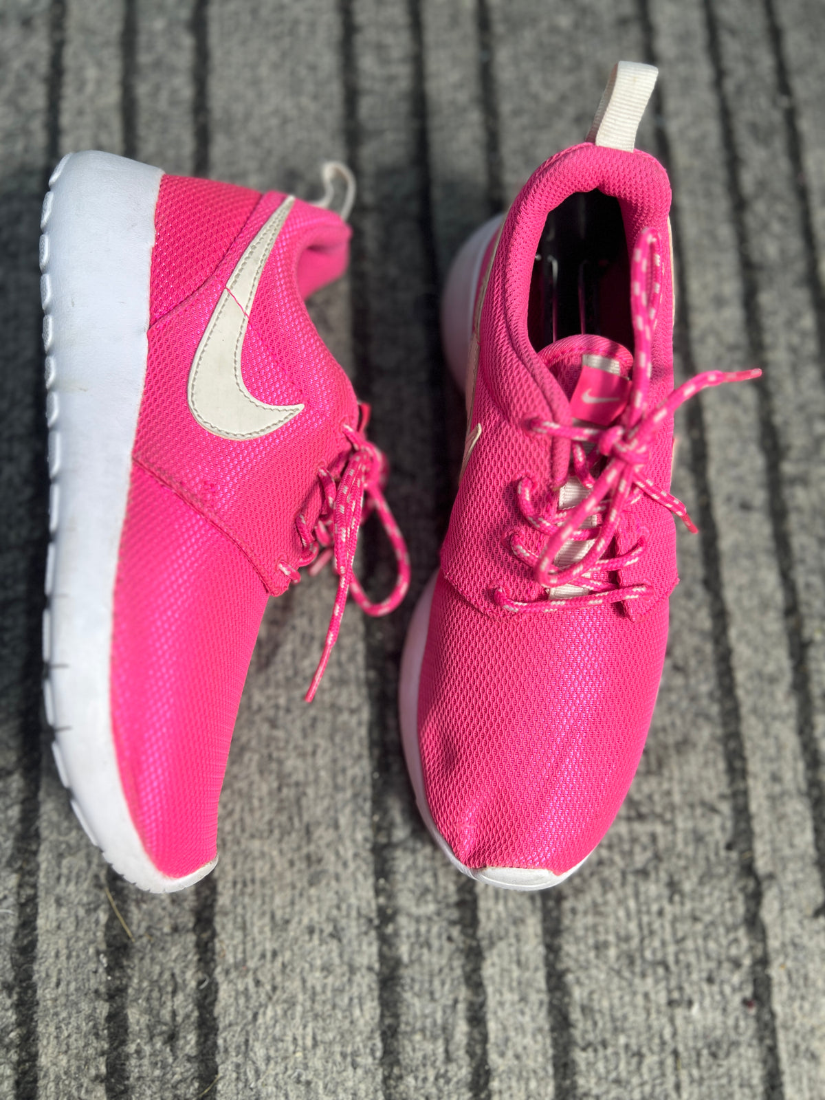 Nike Women's Running Shoes – Hot Pink/White(Size 36)