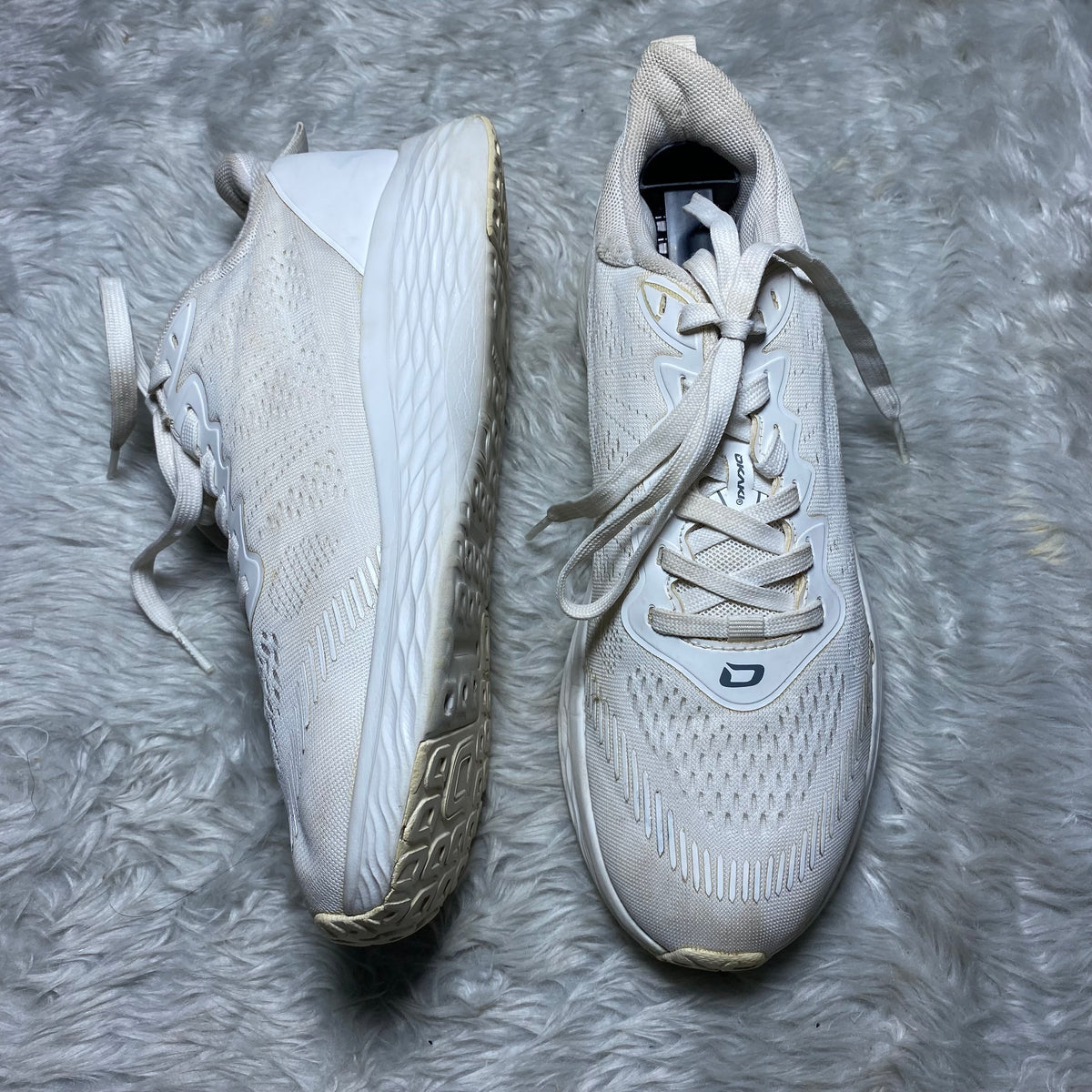 Okaki Performance White Running Sneakers(Size 39)