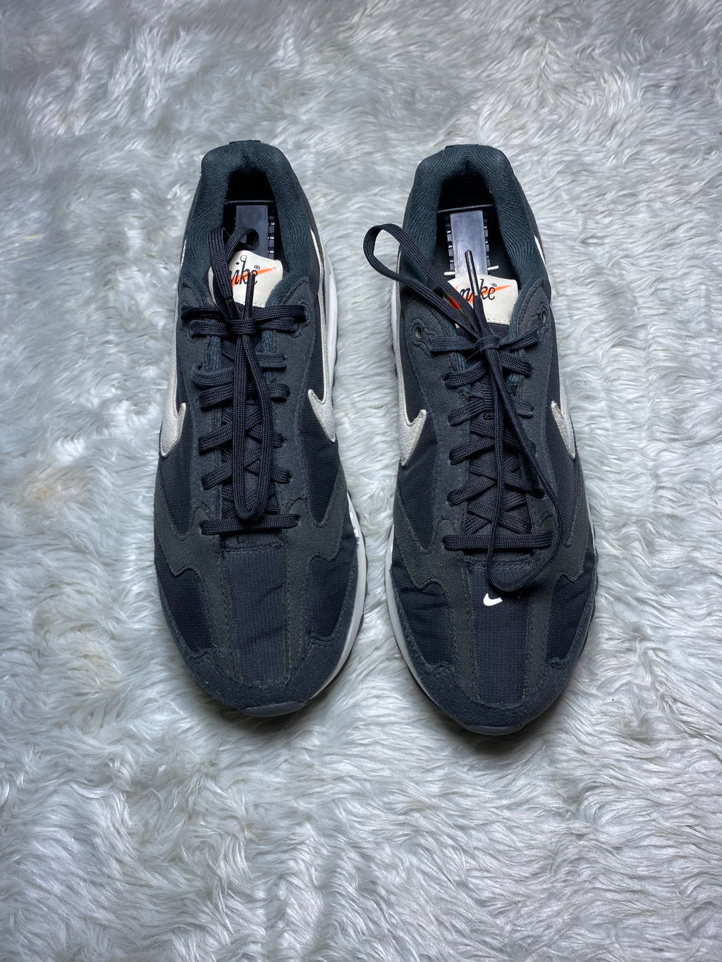 Nike Air Max Dawn Black / Summit White - Metallic Silver