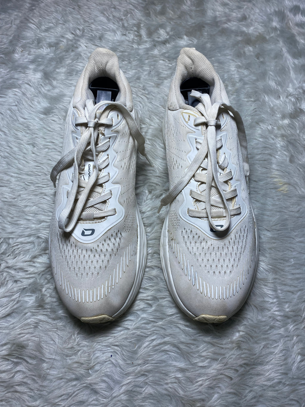 Okaki Performance White Running Sneakers(Size 39)