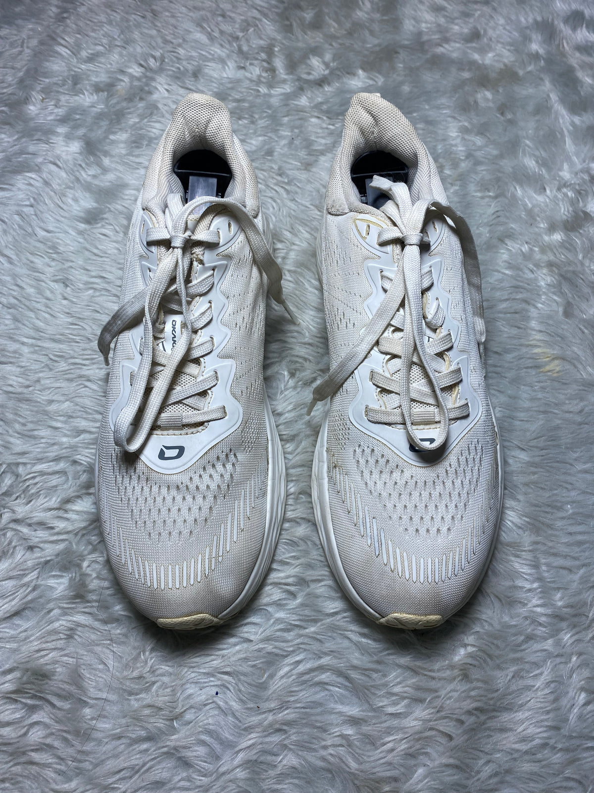 Okaki Performance White Running Sneakers(Size 39)