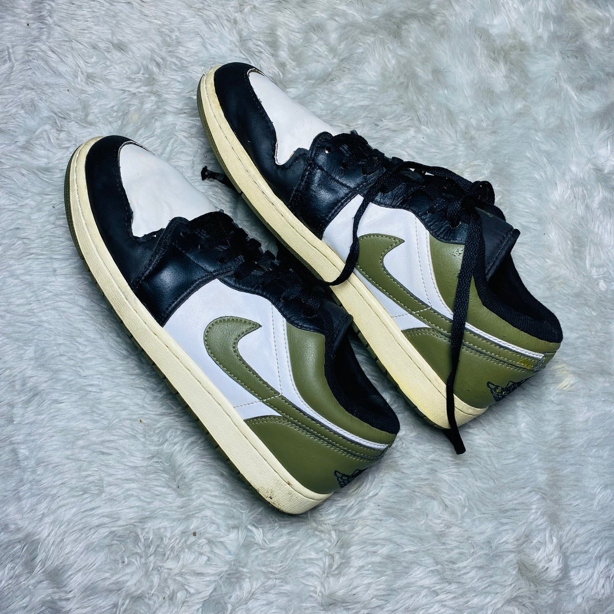 Air Jordan 1 Low Medium Olive Sneakers(Size 44)