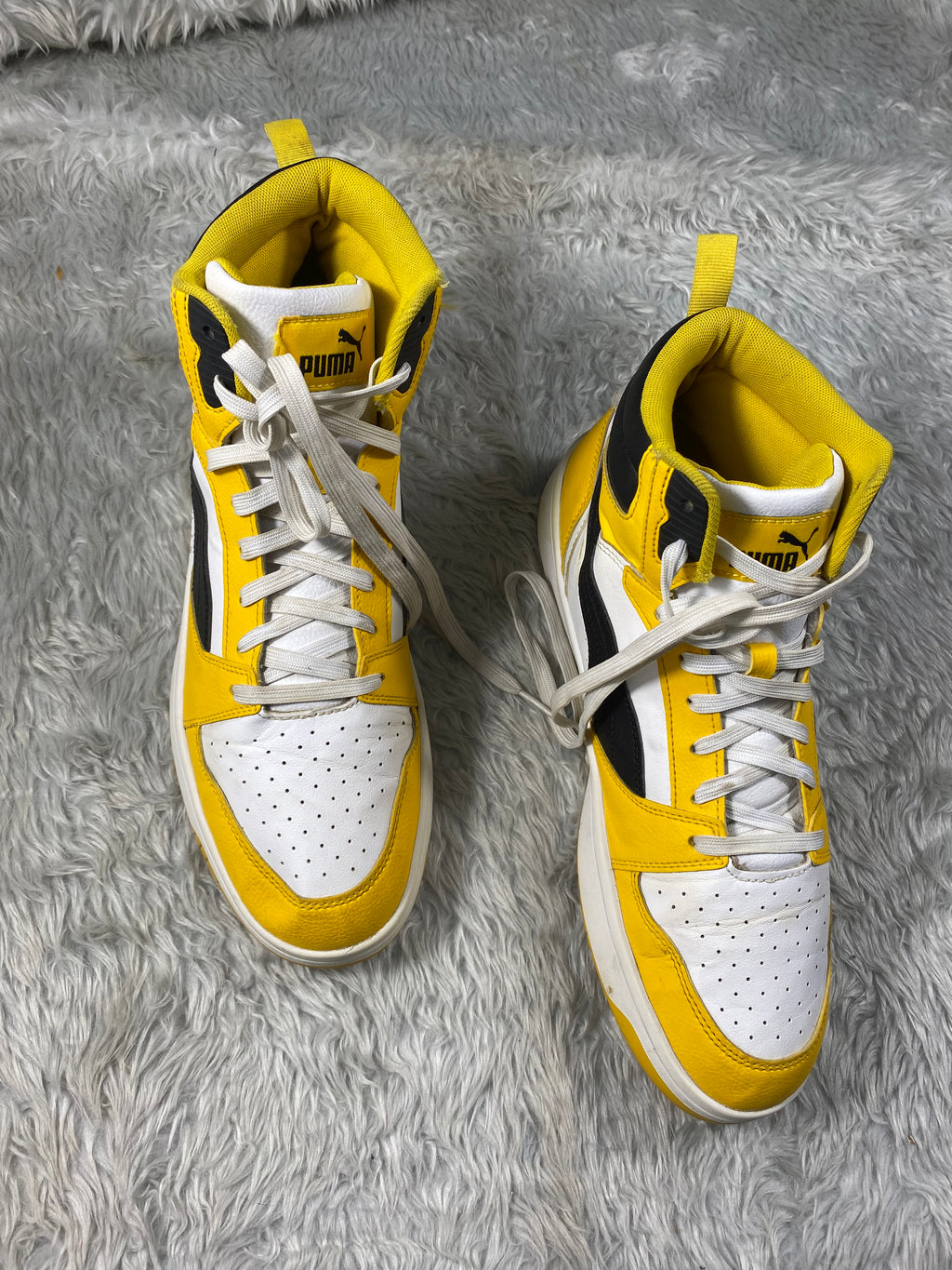 PUMA Rebound V6 Mid Top Sneaker(Size 44)