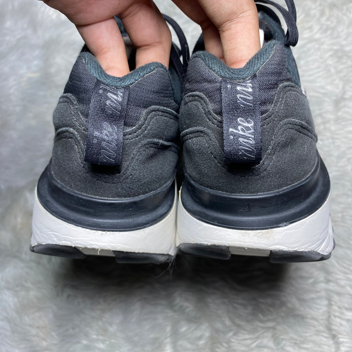 Nike Air Max Dawn Black / Summit White - Metallic Silver